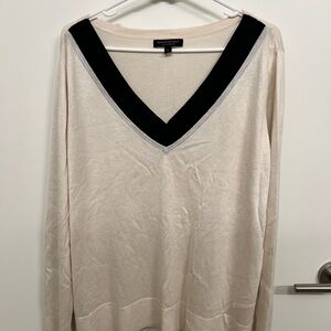 Banana Republic V-Neck Sweater in Cream and Black